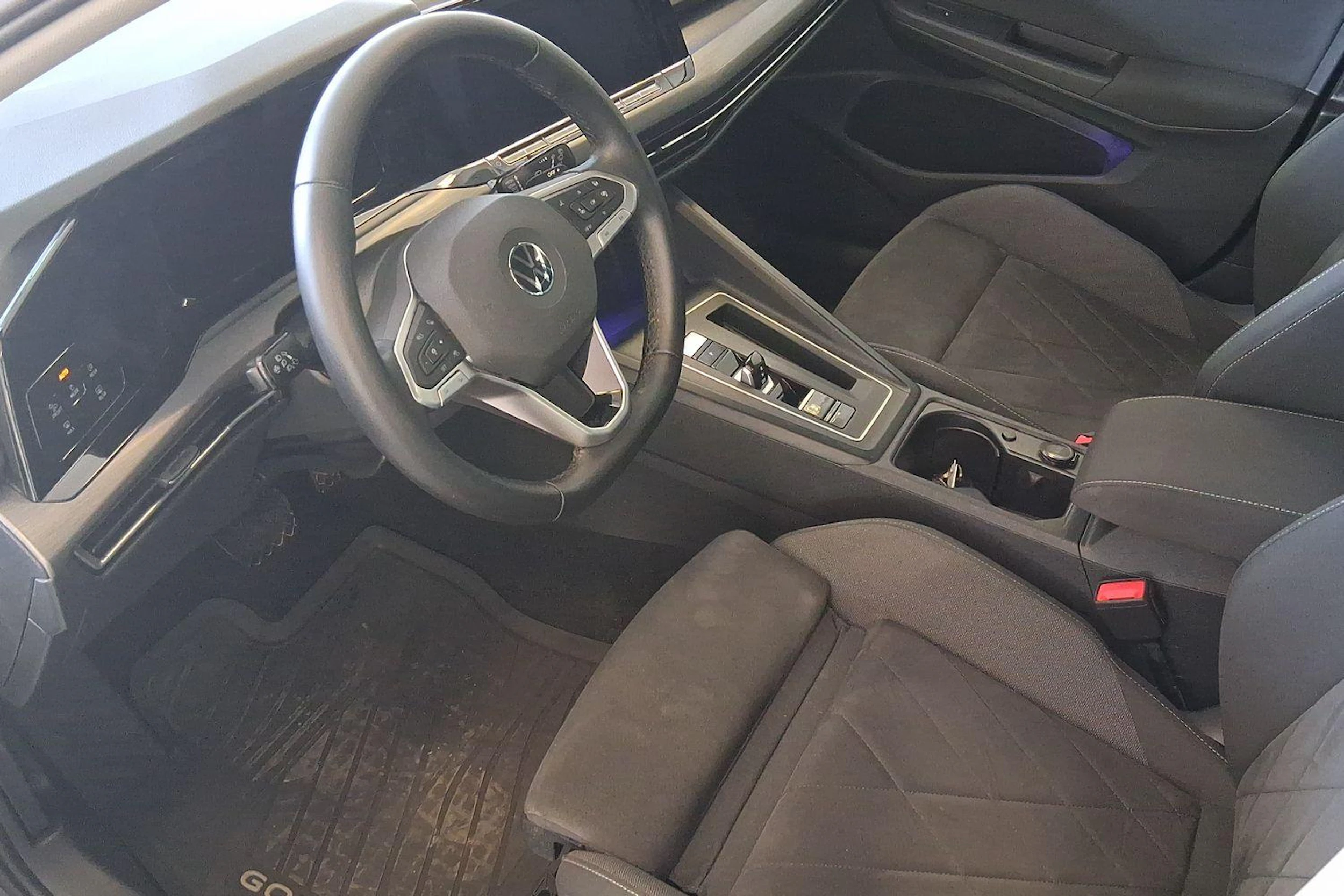 harmaa Volkswagen Golf 2021 kuva 7.