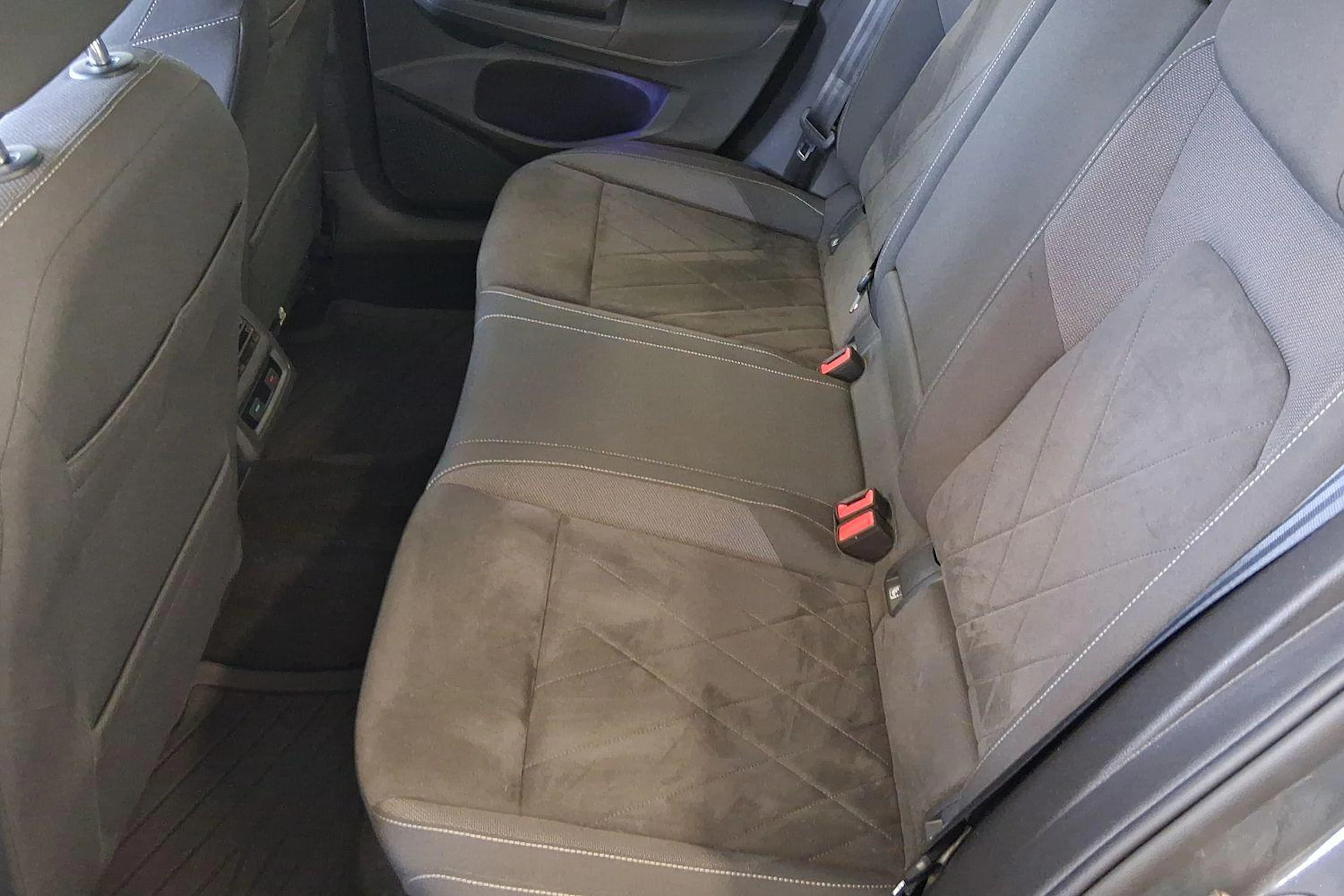 harmaa Volkswagen Golf 2021 kuva 8.