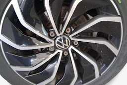 harmaa Volkswagen Golf 2021 kuva 9.