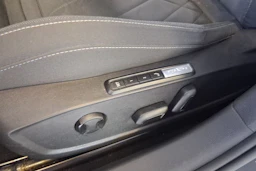 harmaa Volkswagen Golf 2021 kuva 14.