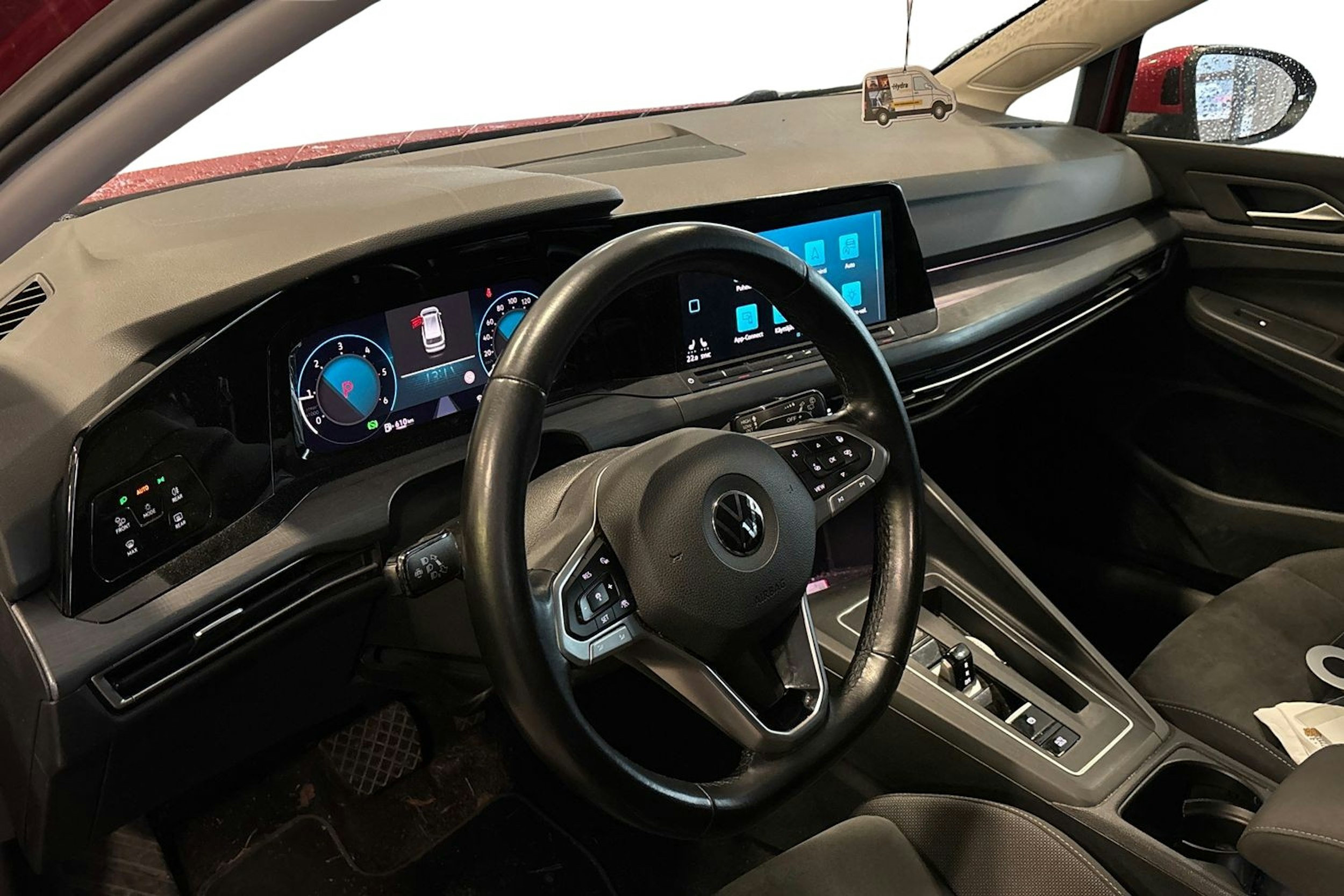 punainen Volkswagen Golf 2021 kuva 3.