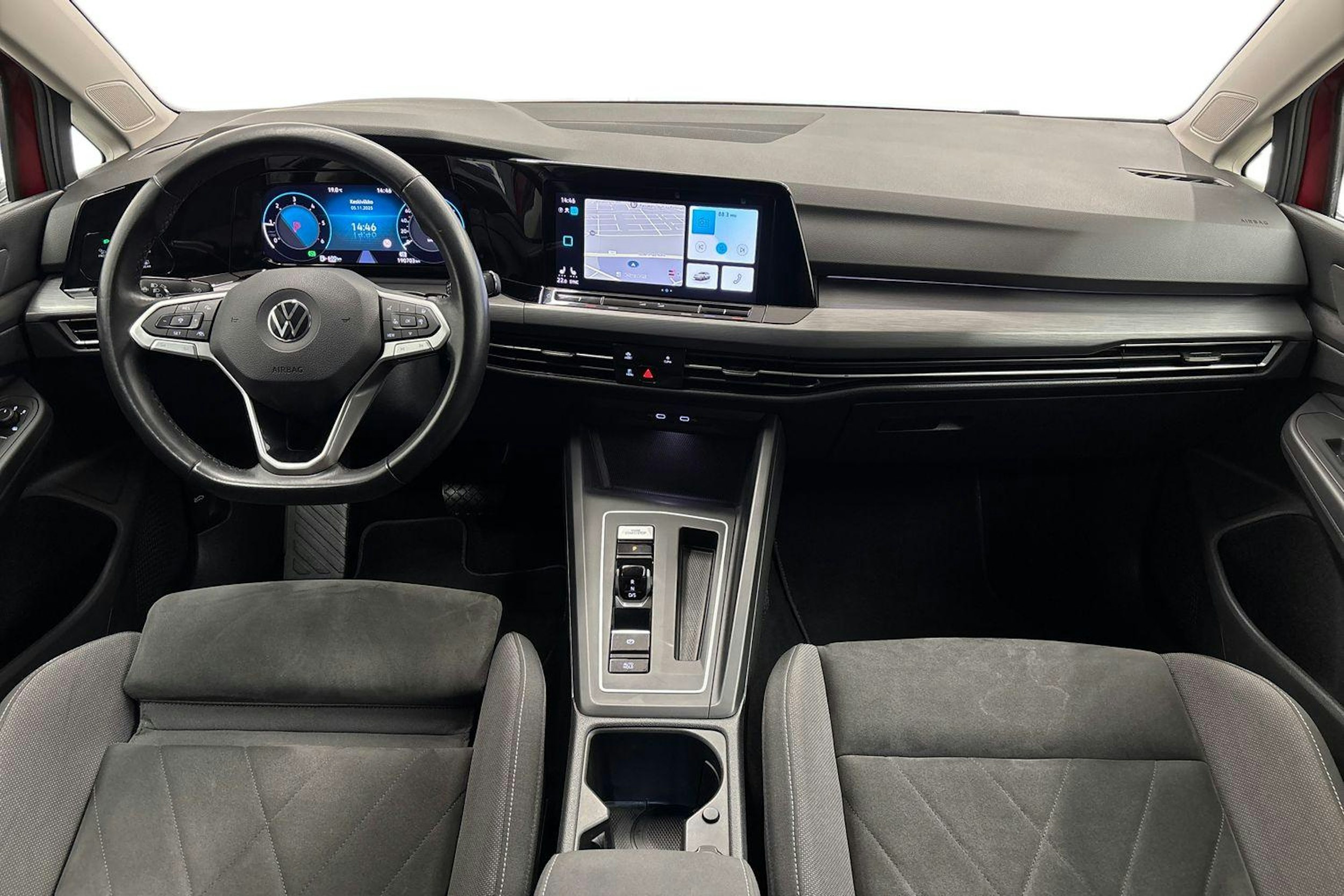 punainen Volkswagen Golf 2021 kuva 9.