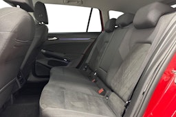 punainen Volkswagen Golf 2021 kuva 10.