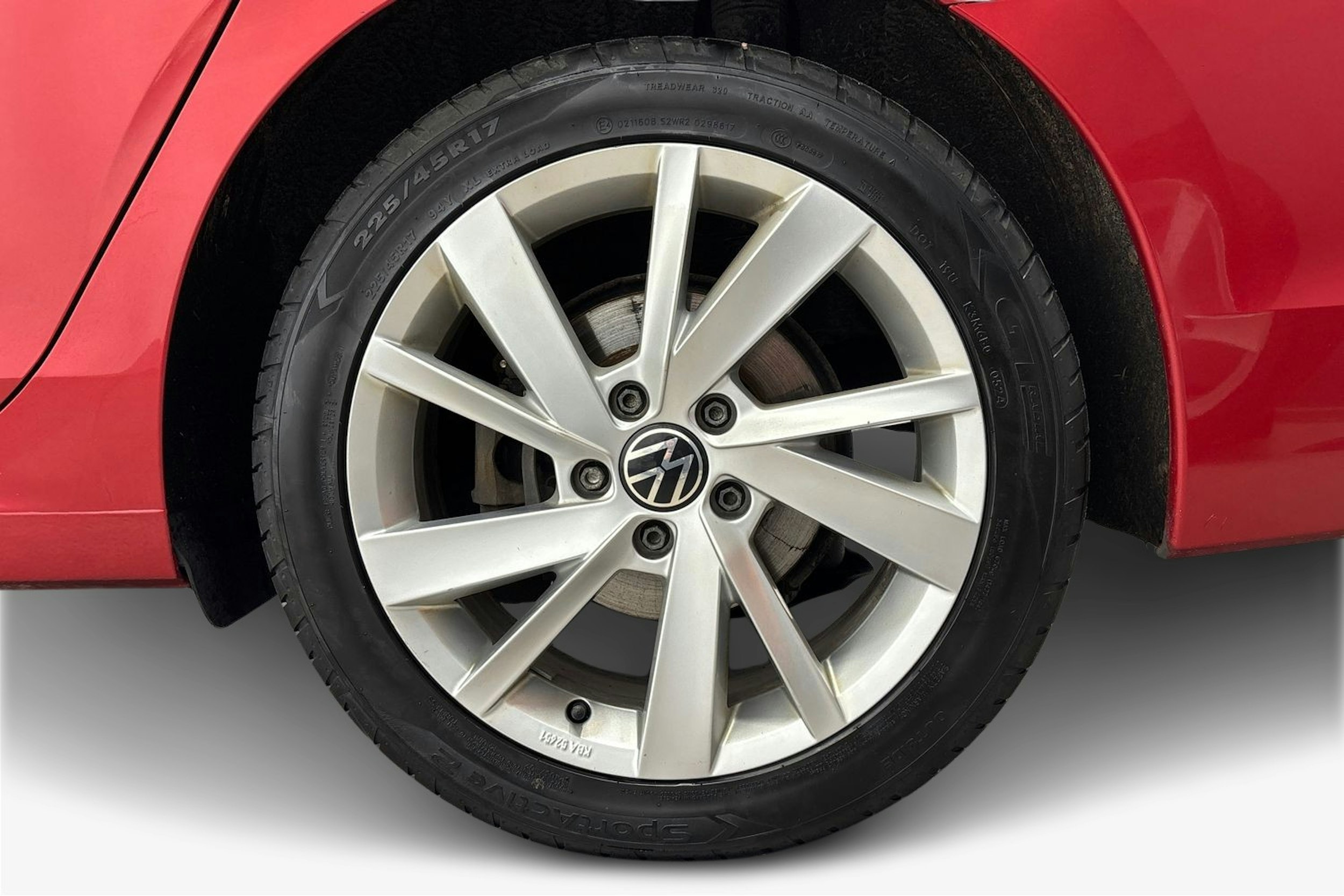 punainen Volkswagen Golf 2021 kuva 11.