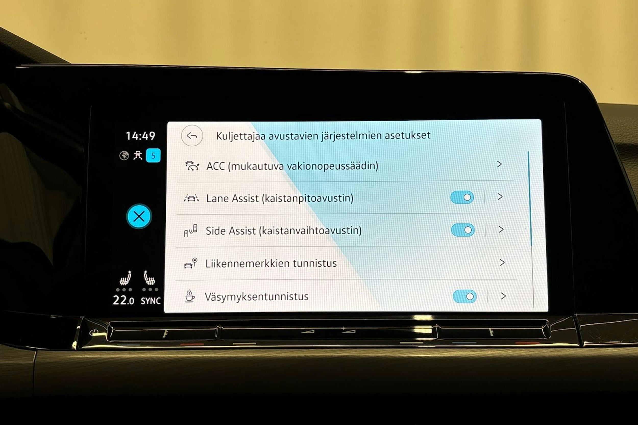 punainen Volkswagen Golf 2021 kuva 20.