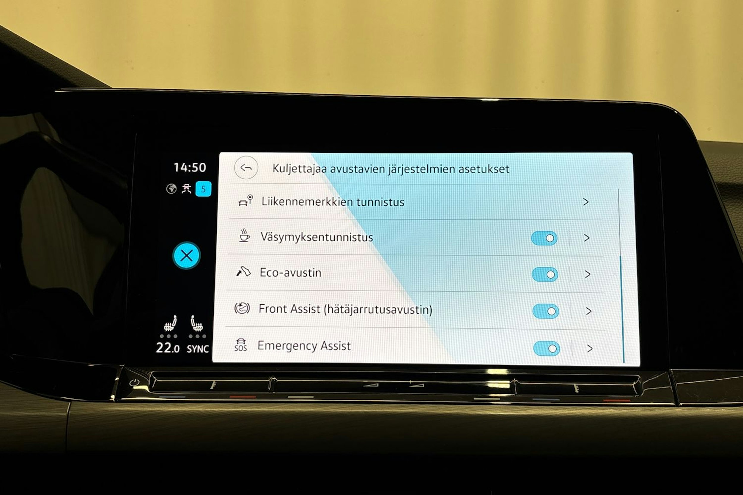 punainen Volkswagen Golf 2021 kuva 21.