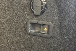 punainen Volkswagen Golf 2021 kuva 26.