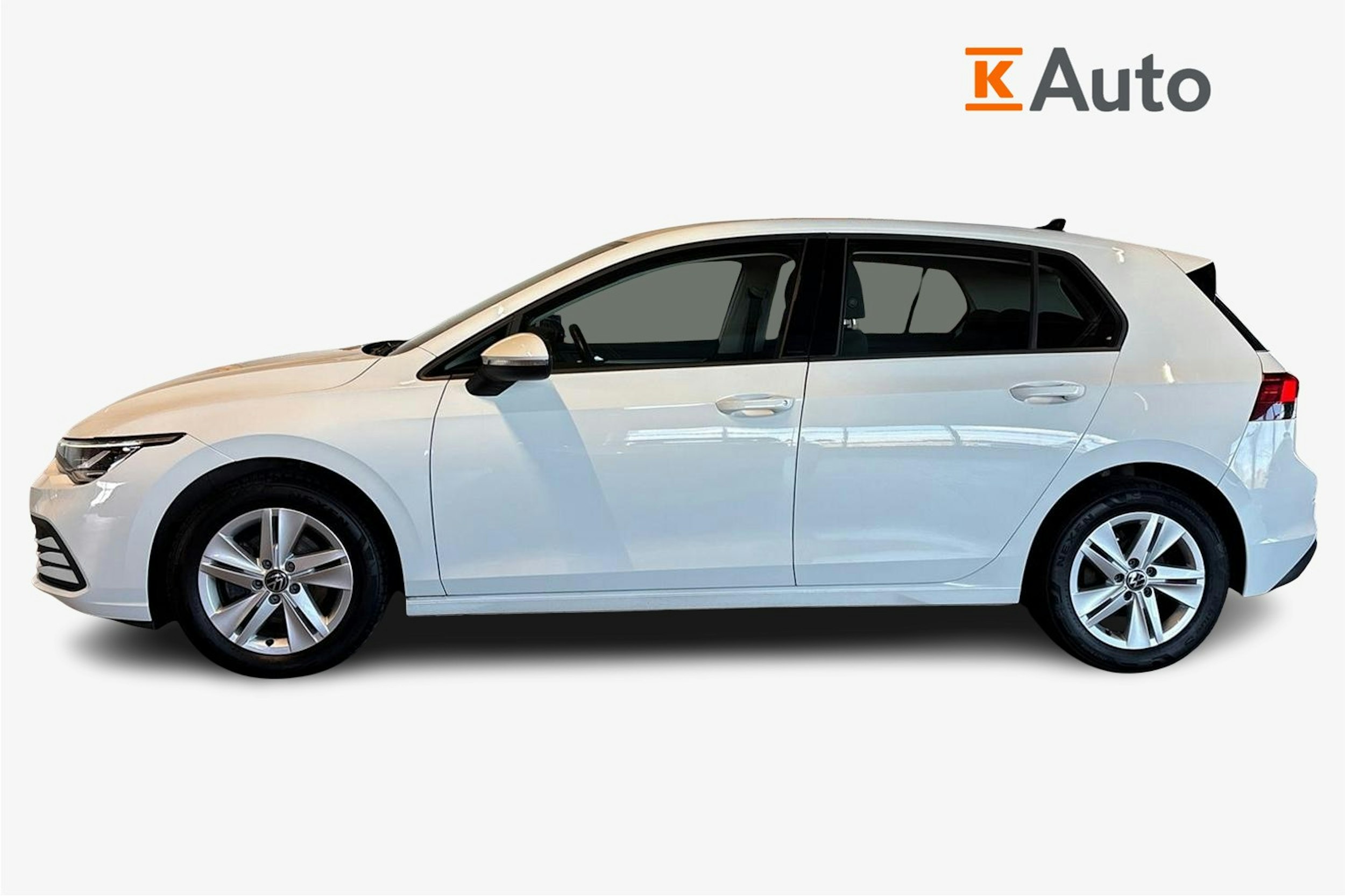 Valkoinen Volkswagen Golf 2021 kuva 5.