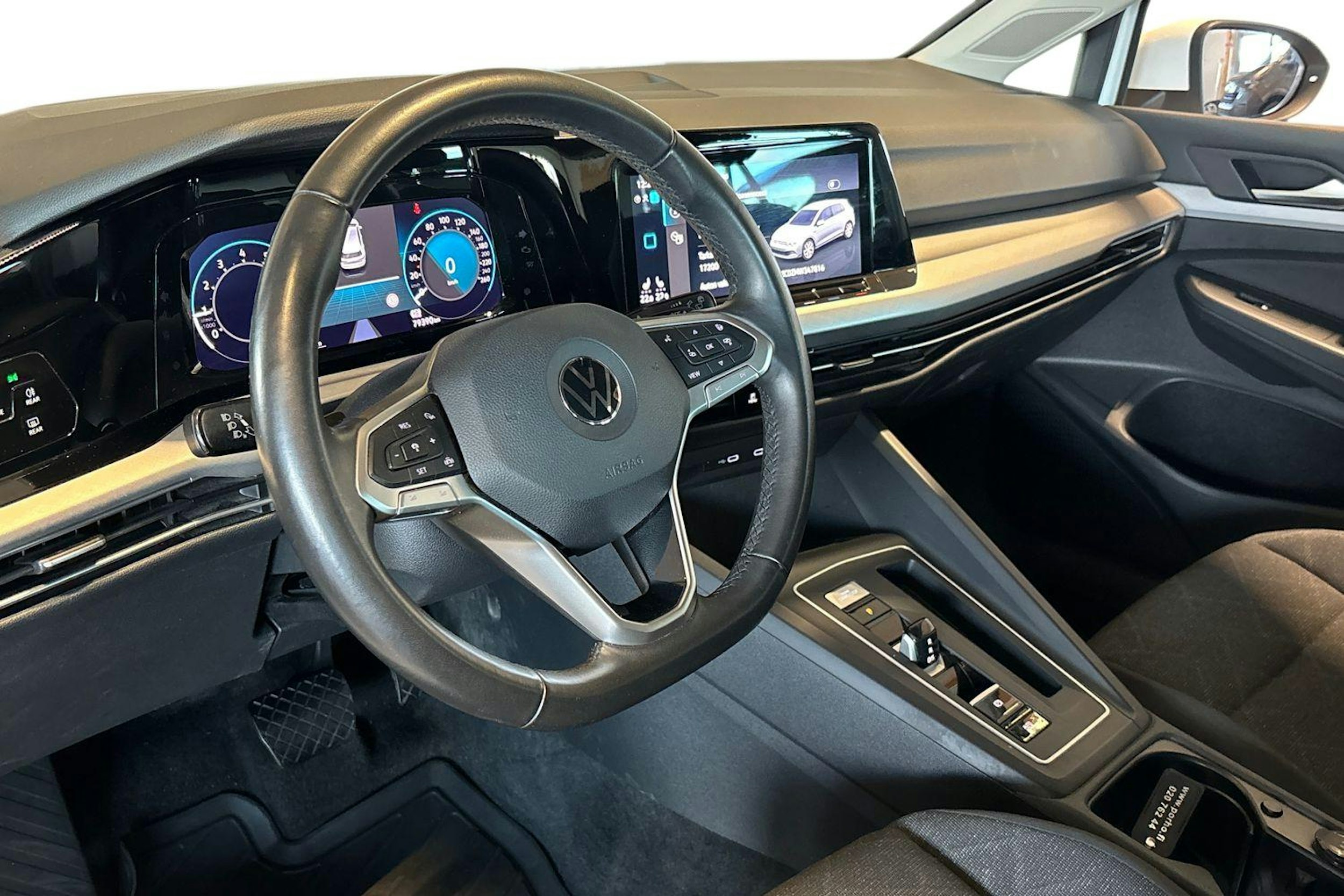 Valkoinen Volkswagen Golf 2021 kuva 6.