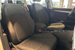 Valkoinen Volkswagen Golf 2021 kuva 12.