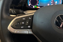 Valkoinen Volkswagen Golf 2021 kuva 15.