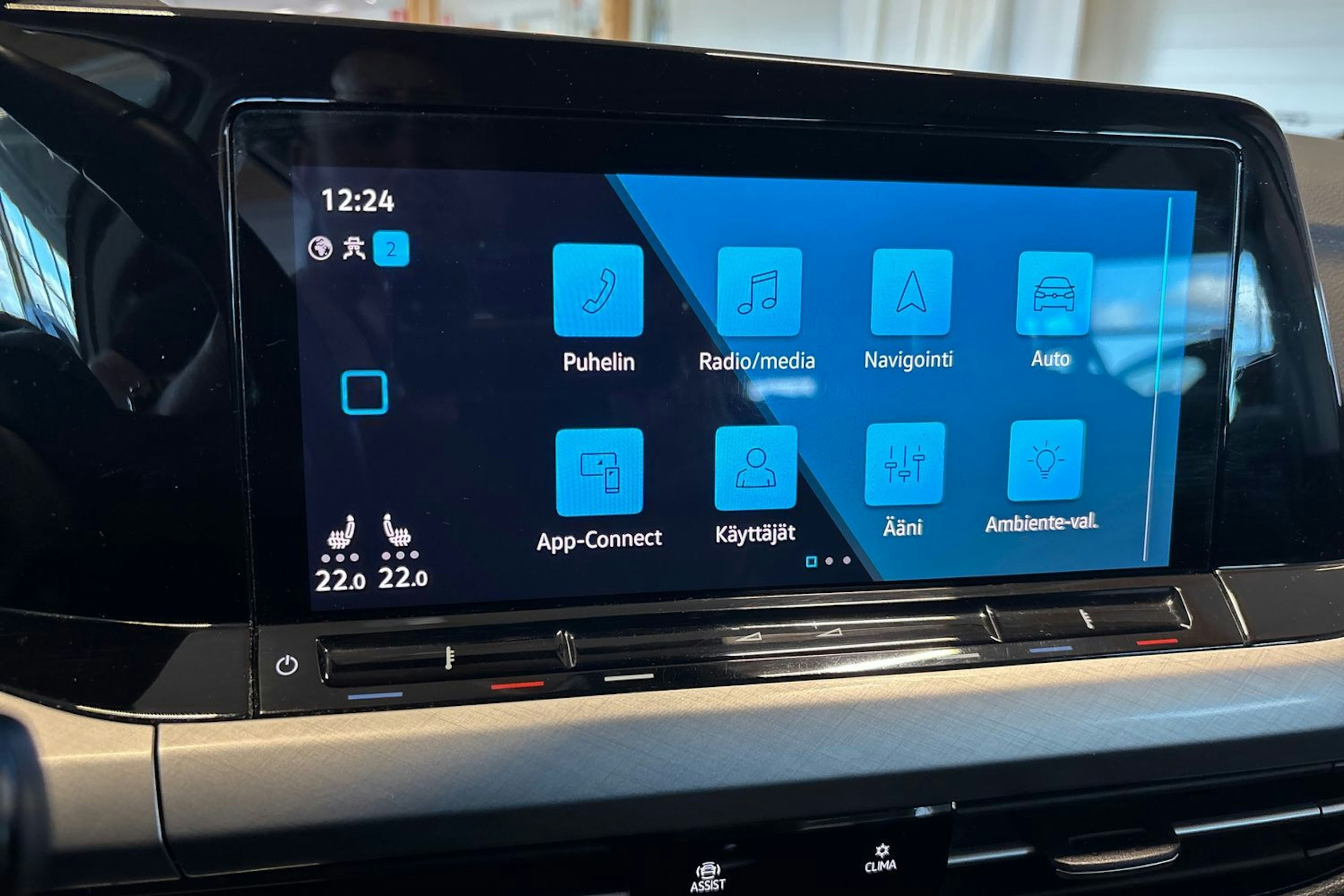 Valkoinen Volkswagen Golf 2021 kuva 19.
