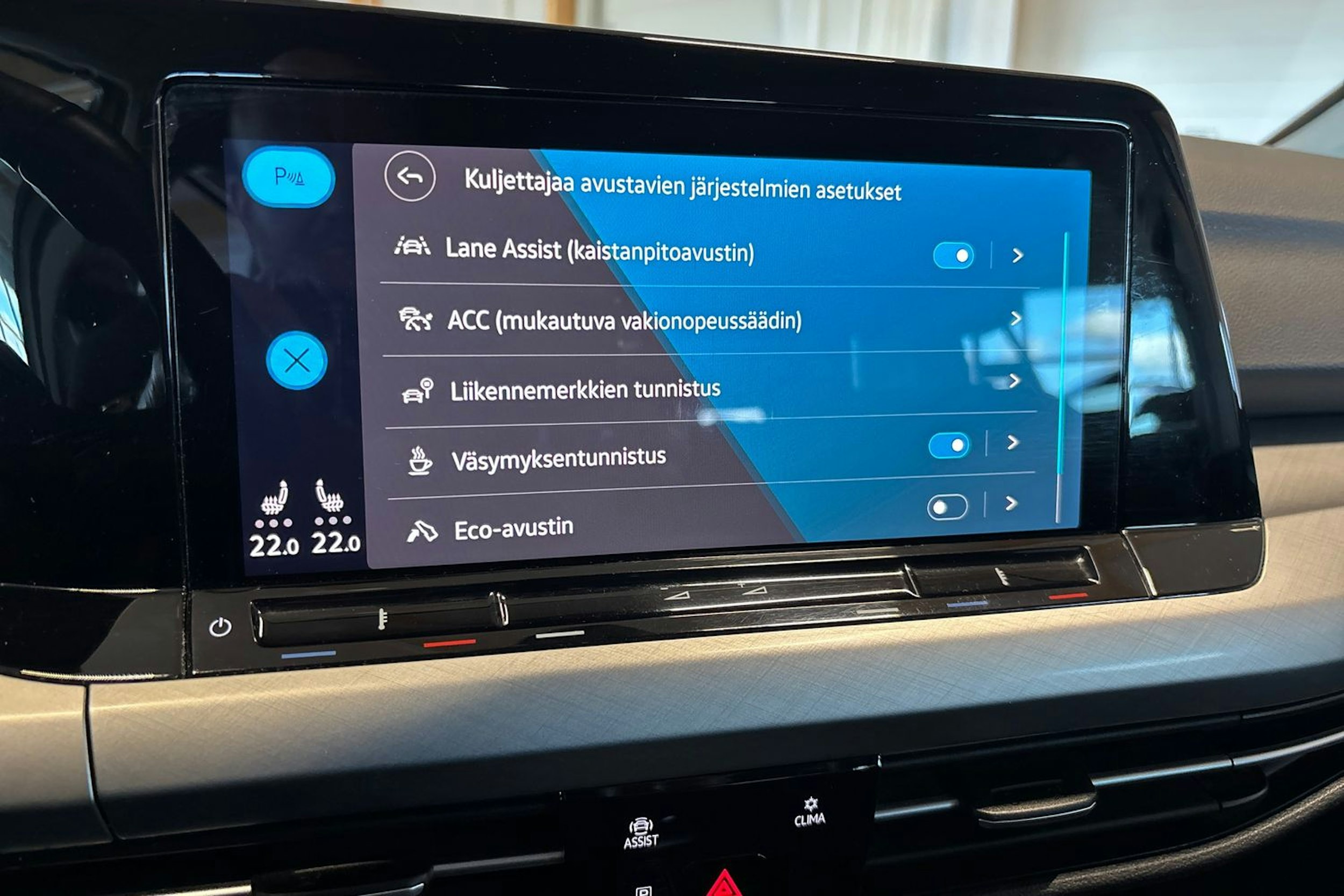 Valkoinen Volkswagen Golf 2021 kuva 20.