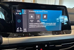 Valkoinen Volkswagen Golf 2021 kuva 21.