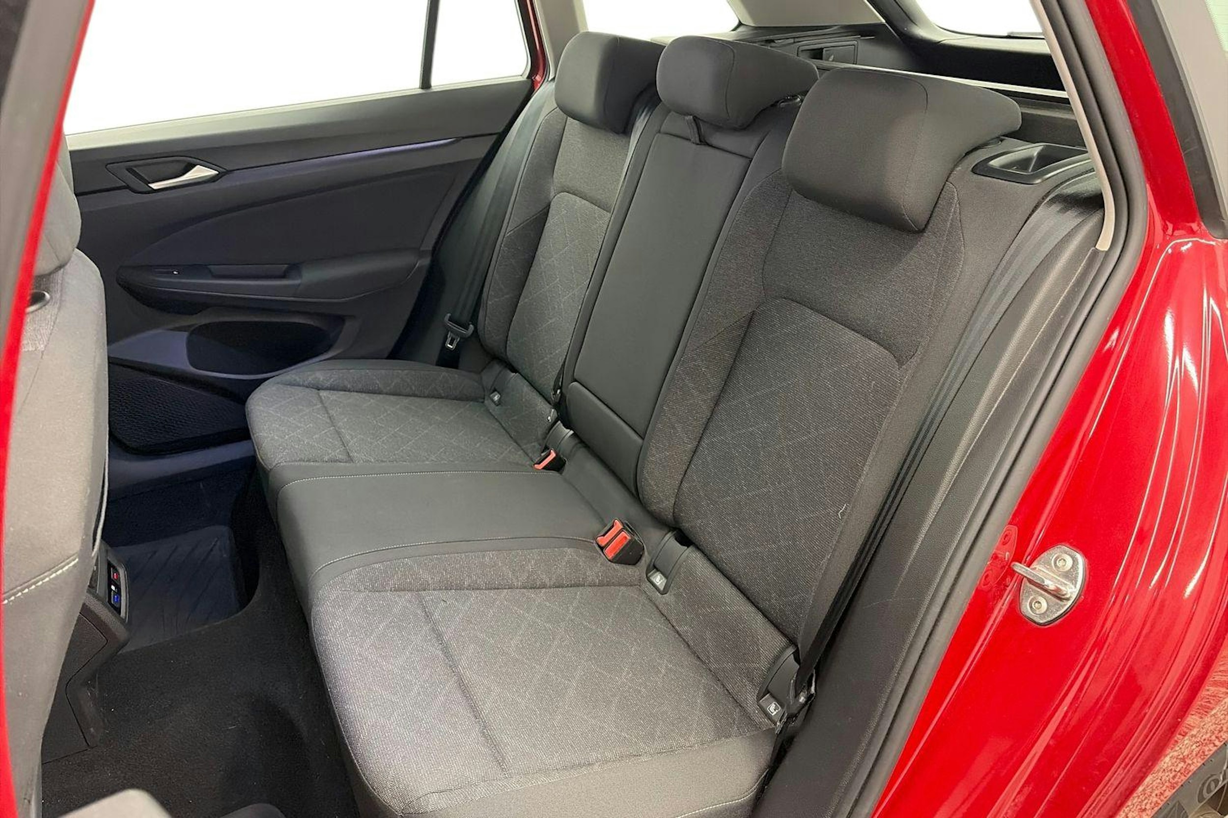 Punainen Volkswagen GOLF 2021 kuva 10.