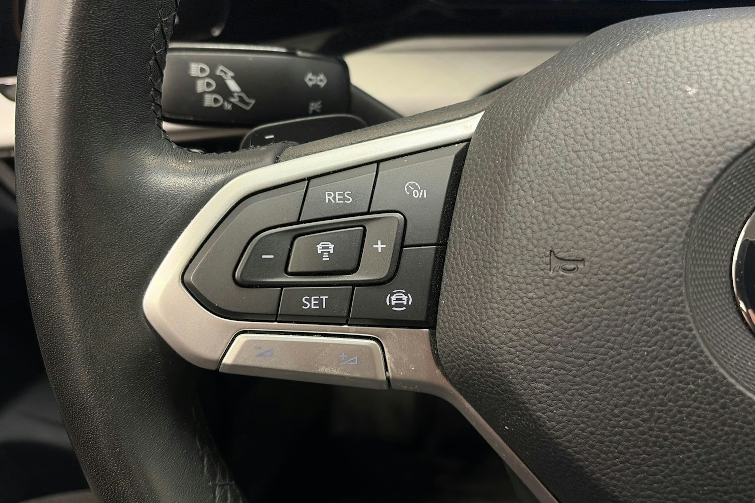 Punainen Volkswagen GOLF 2021 kuva 17.