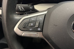 Punainen Volkswagen GOLF 2021 kuva 17.