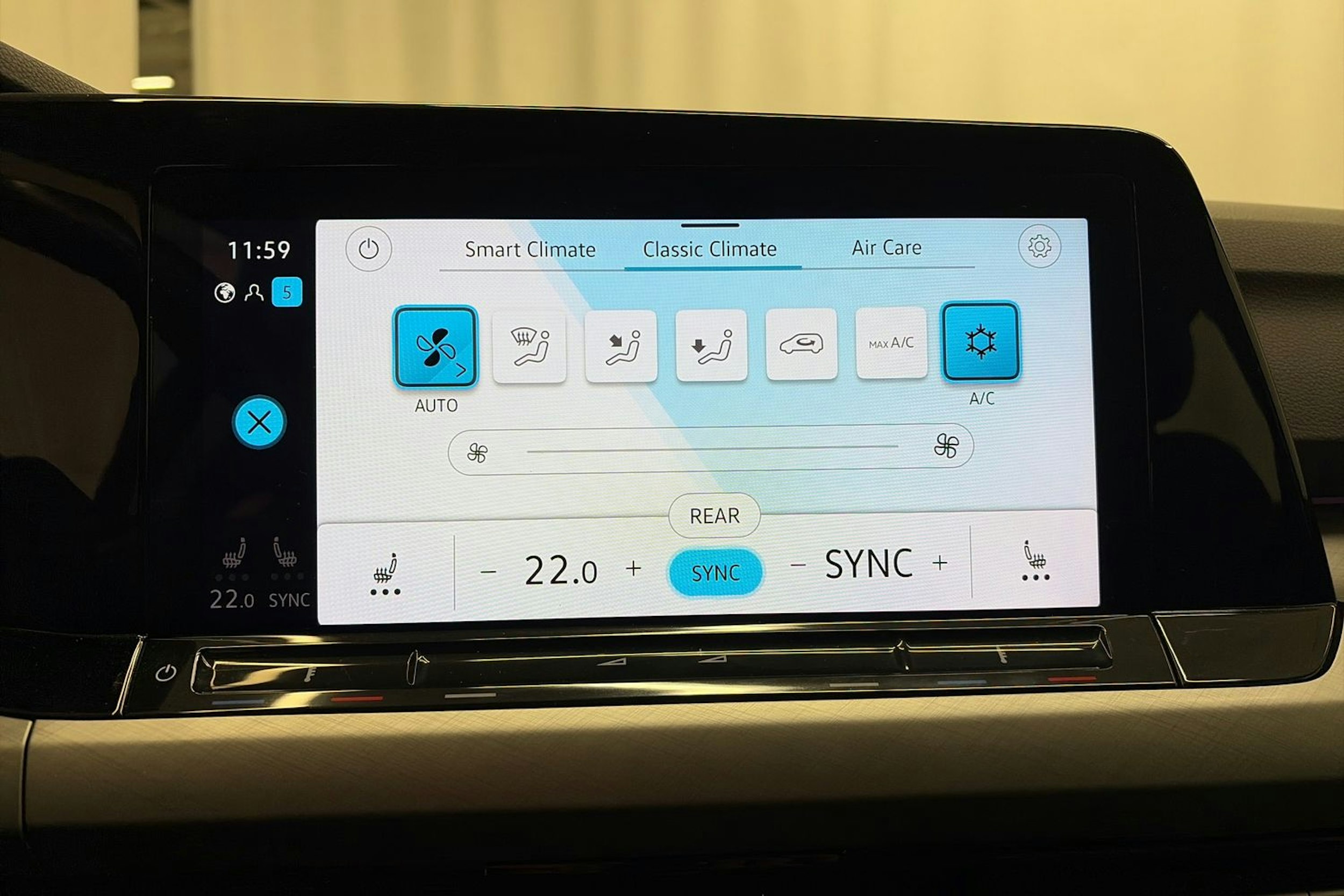 Punainen Volkswagen GOLF 2021 kuva 25.