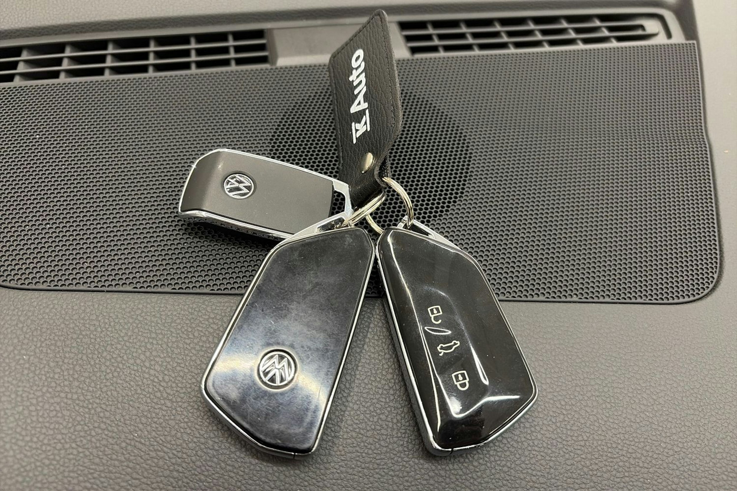 Punainen Volkswagen GOLF 2021 kuva 26.