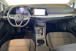 valkoinen Volkswagen Golf 2021 kuva 9.