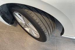 valkoinen Volkswagen Golf 2021 kuva 13.