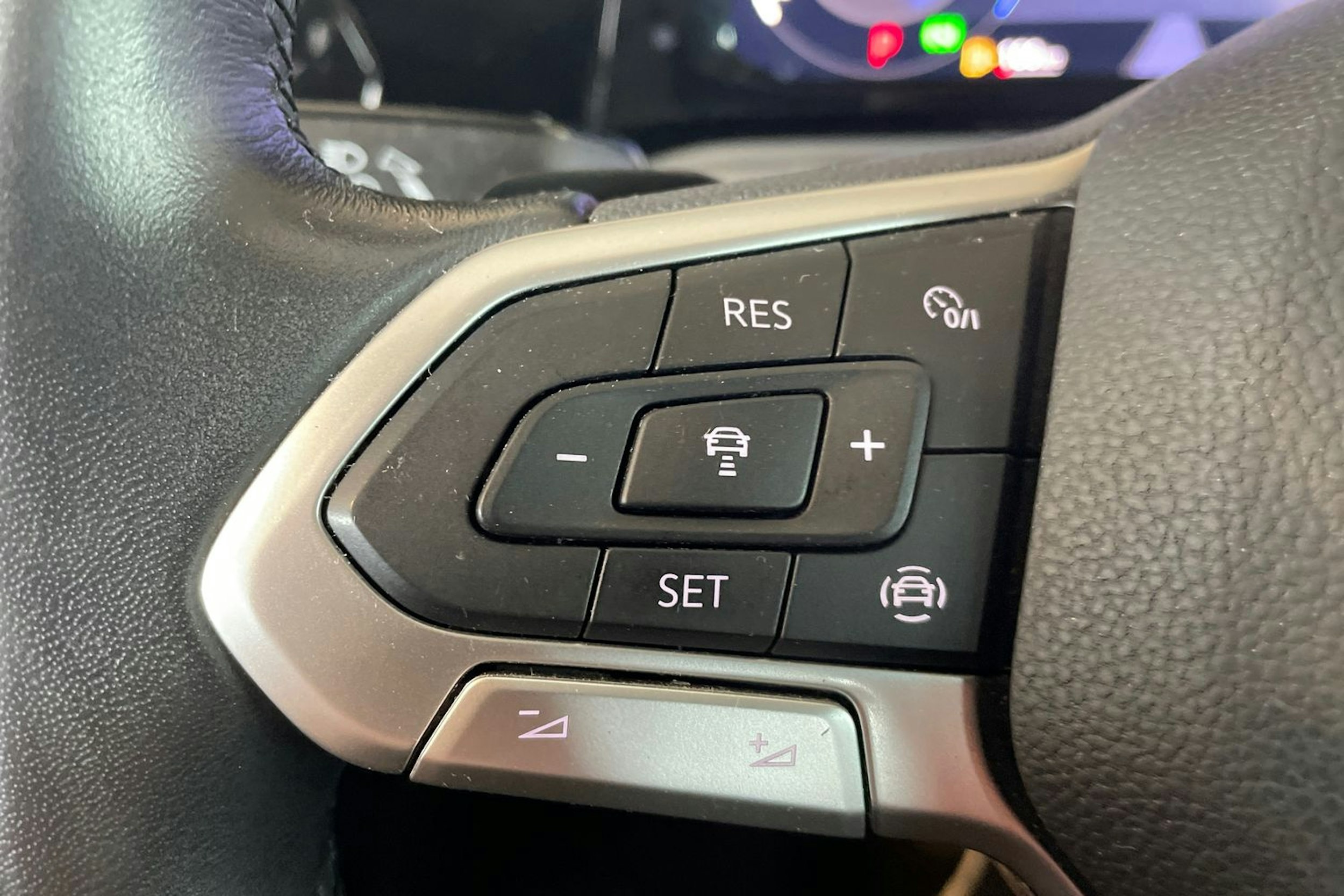 valkoinen Volkswagen Golf 2021 kuva 16.