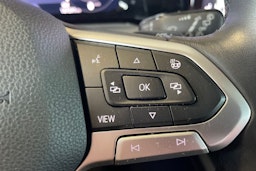 valkoinen Volkswagen Golf 2021 kuva 17.