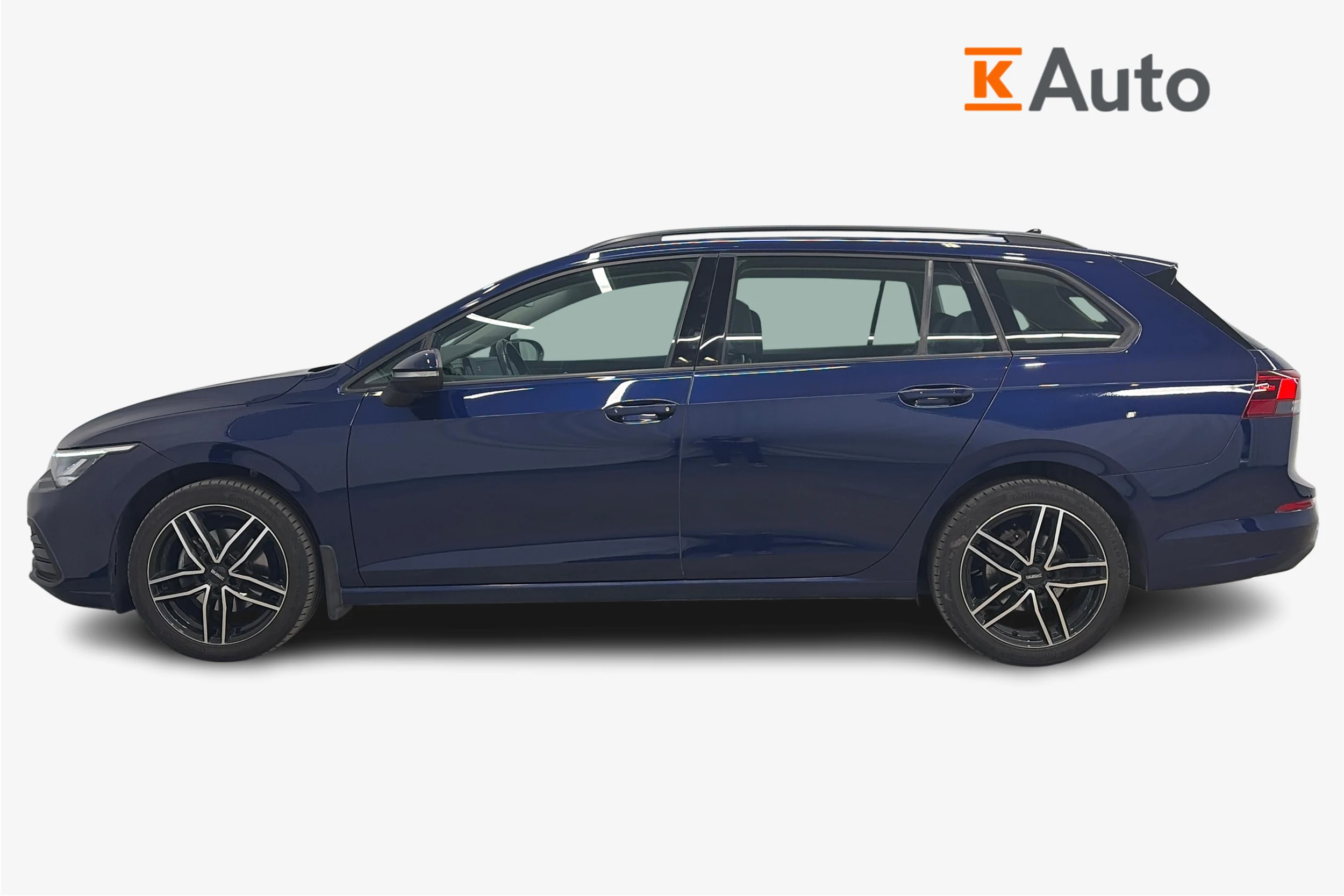 sininen Volkswagen Golf 2021 kuva 7.