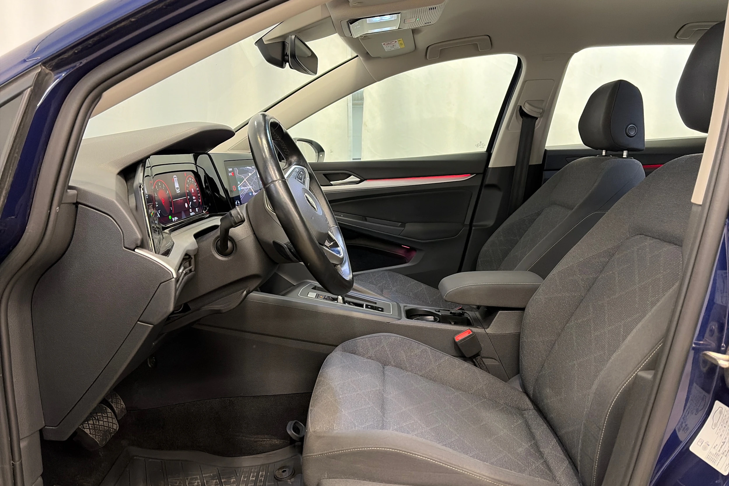 sininen Volkswagen Golf 2021 kuva 15.