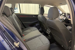 sininen Volkswagen Golf 2021 kuva 16.
