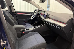sininen Volkswagen Golf 2021 kuva 17.