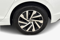valkoinen Volkswagen Golf 2021 kuva 11.