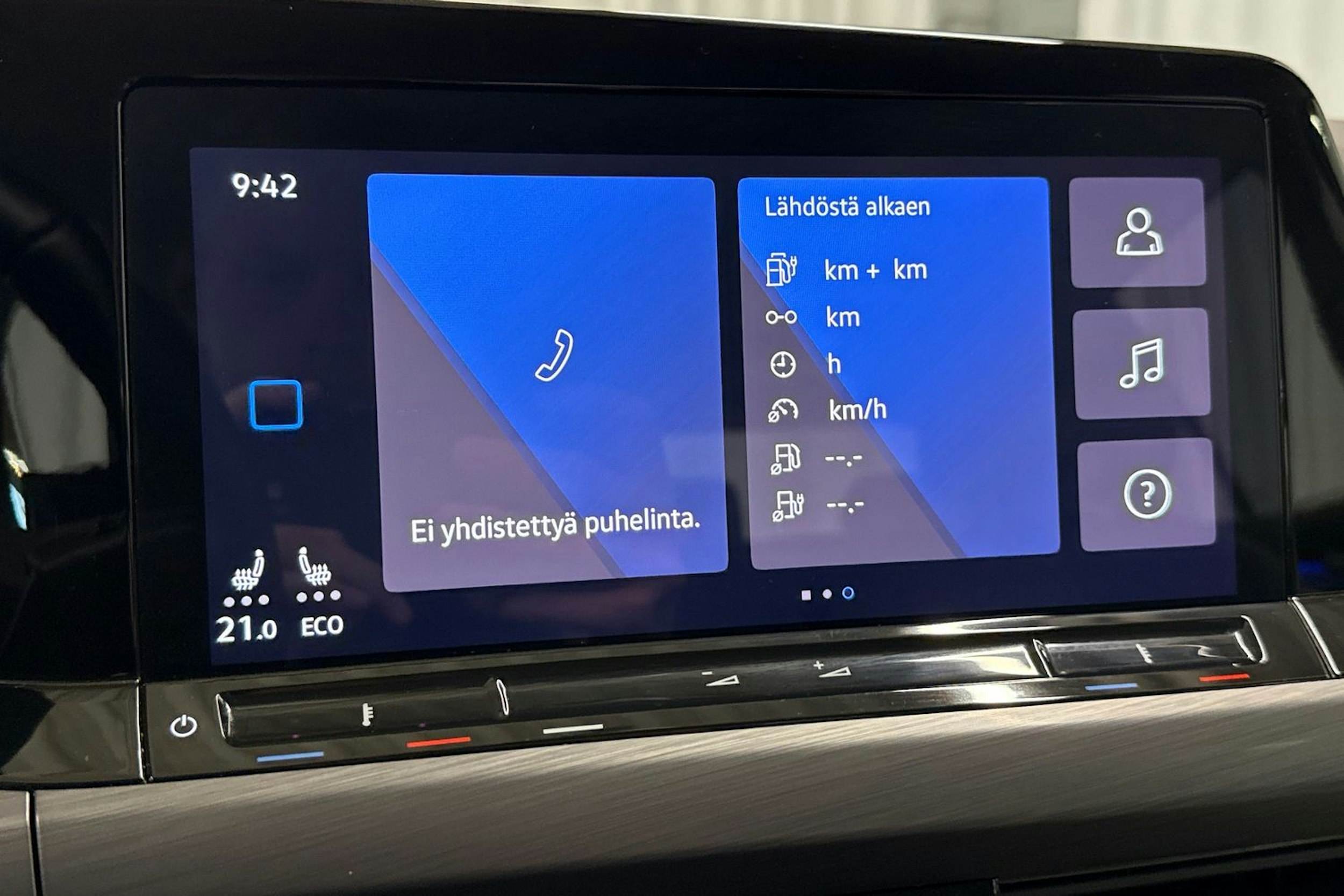 valkoinen Volkswagen Golf 2021 kuva 17.
