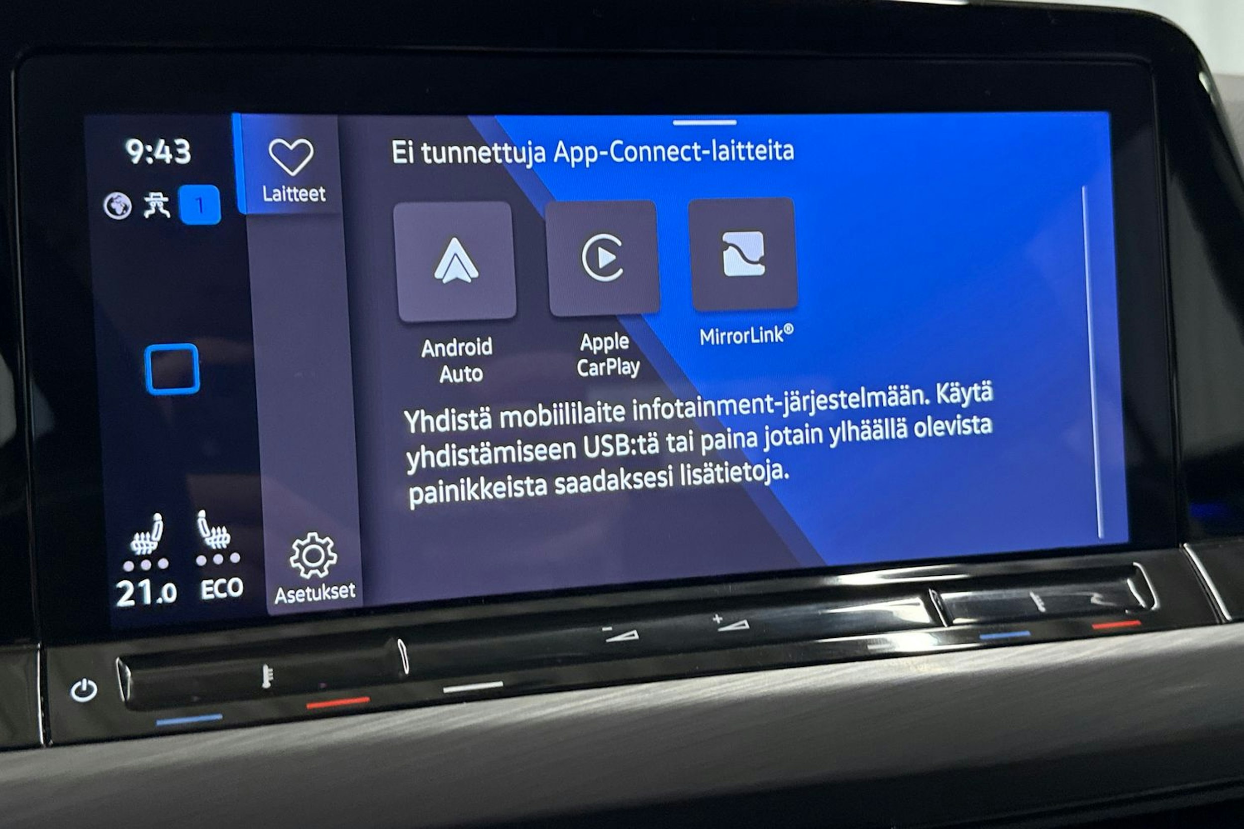 valkoinen Volkswagen Golf 2021 kuva 22.