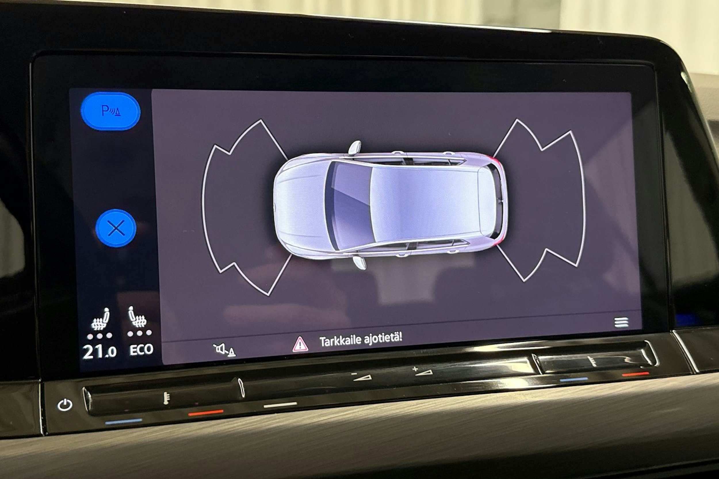 valkoinen Volkswagen Golf 2021 kuva 23.