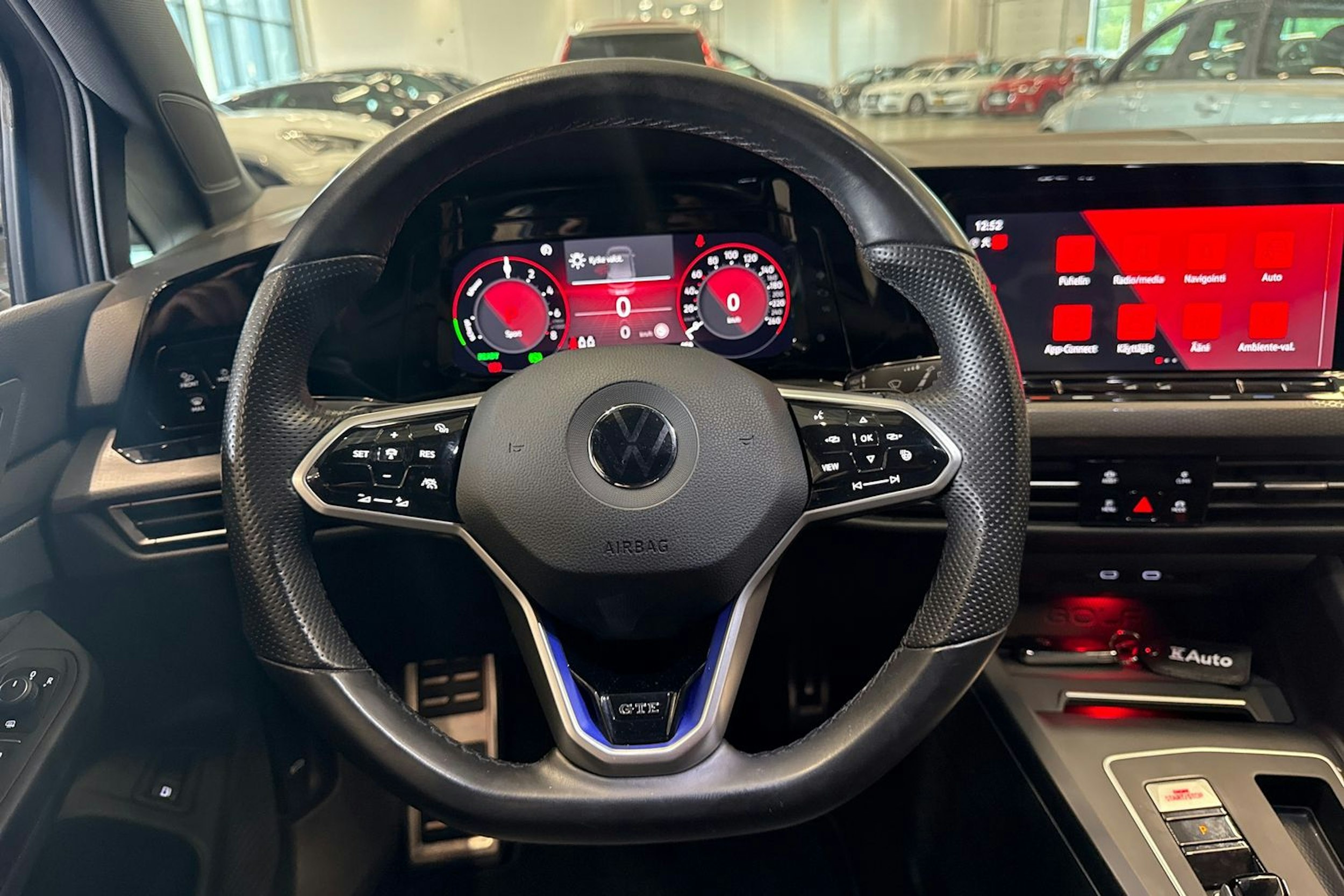 harmaa Volkswagen Golf 2021 kuva 14.