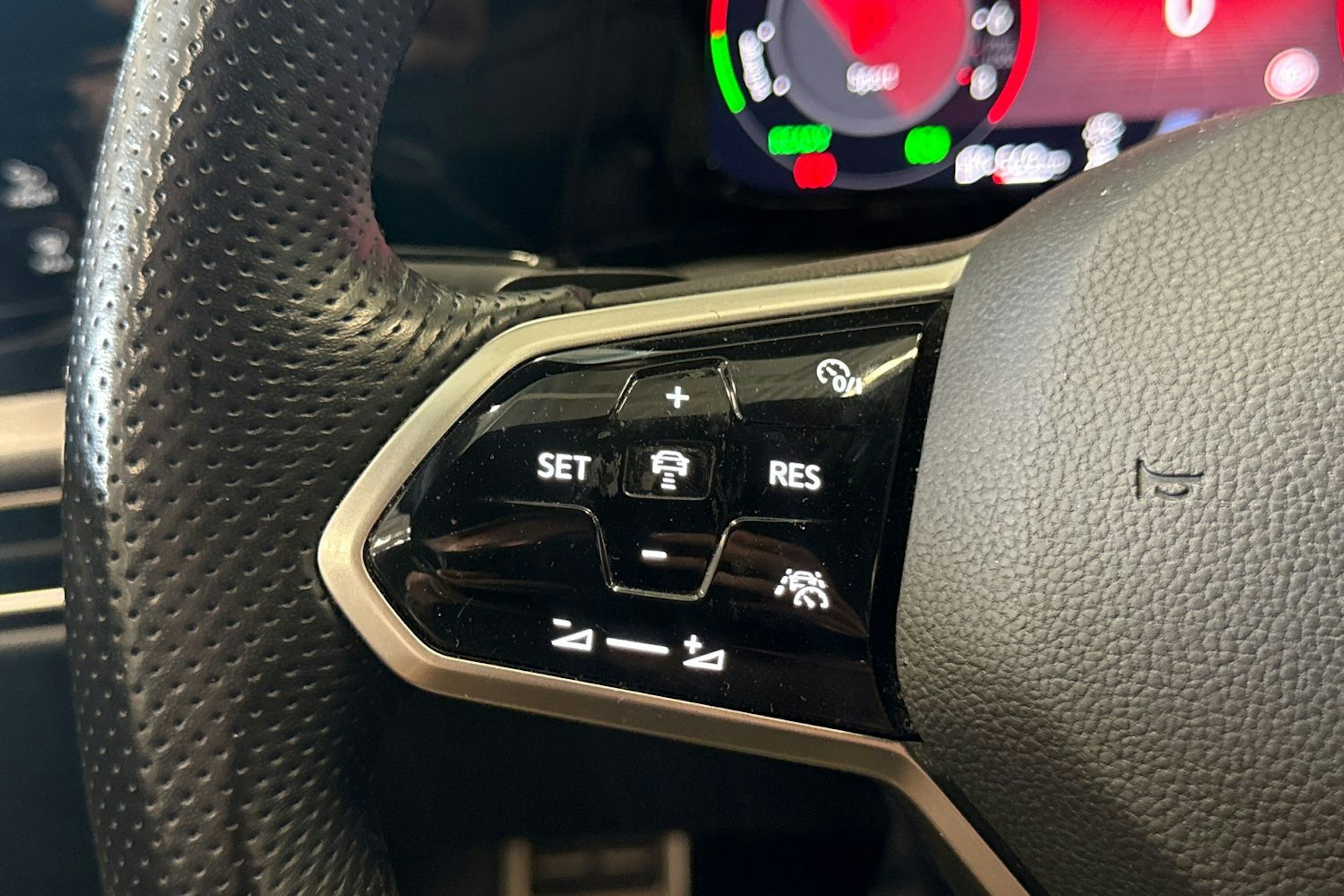 harmaa Volkswagen Golf 2021 kuva 15.
