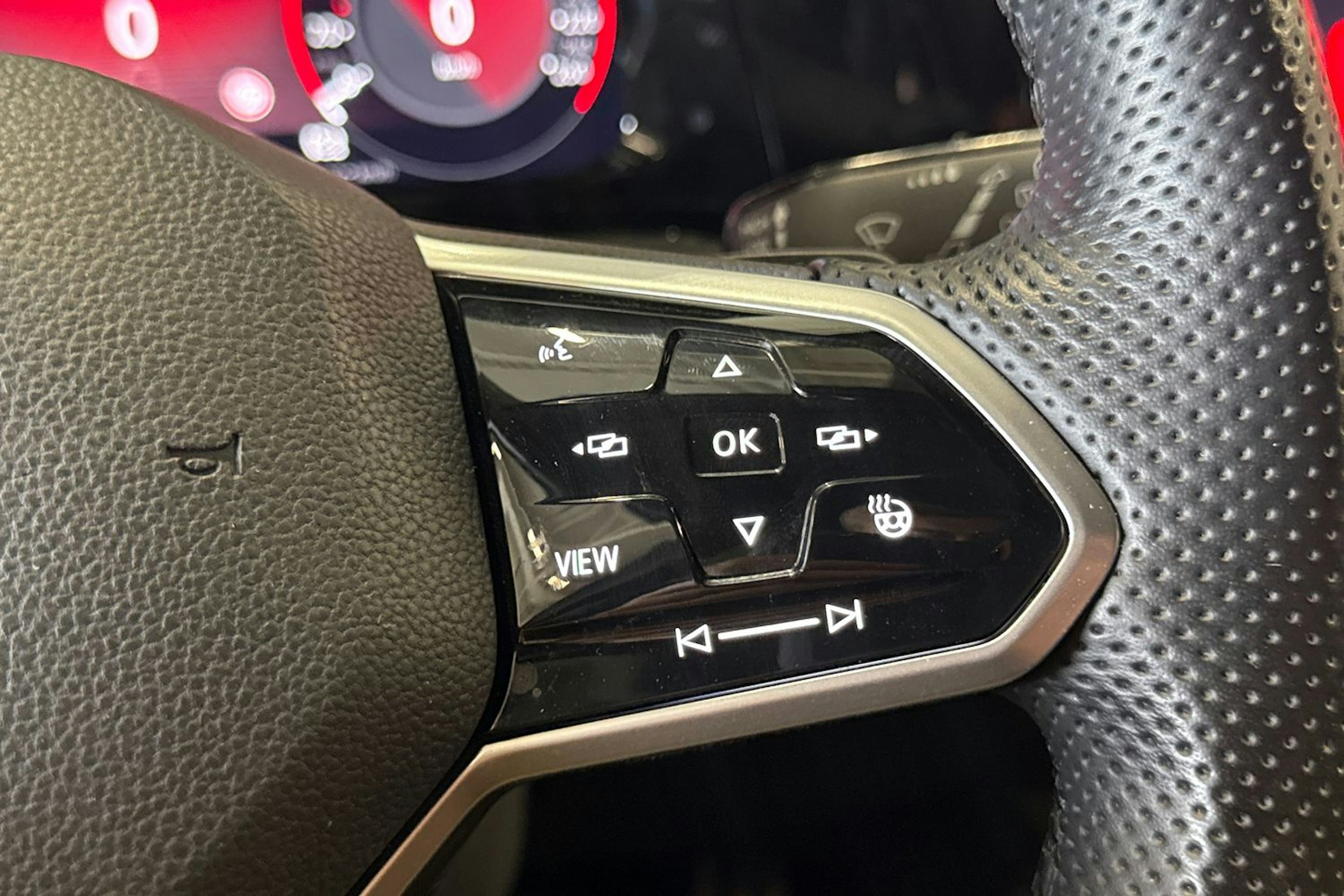 harmaa Volkswagen Golf 2021 kuva 16.