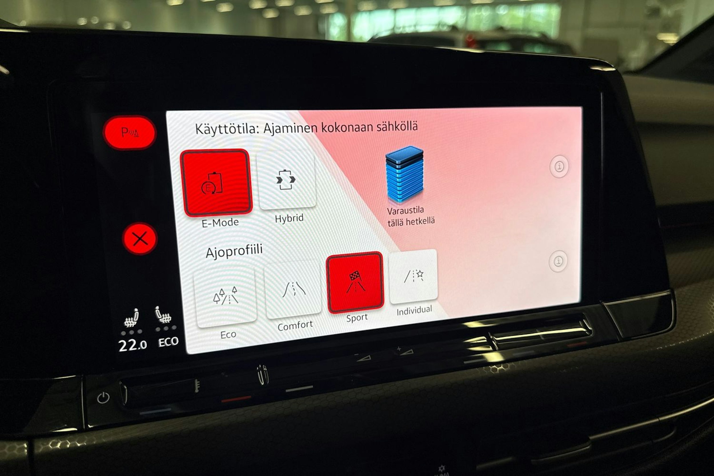 harmaa Volkswagen Golf 2021 kuva 24.