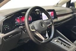 sininen Volkswagen Golf 2021 kuva 7.