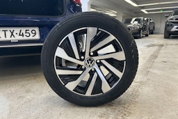 sininen Volkswagen Golf 2021 kuva 13.