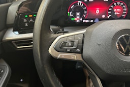 sininen Volkswagen Golf 2021 kuva 14.