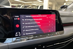 sininen Volkswagen Golf 2021 kuva 18.