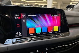 sininen Volkswagen Golf 2021 kuva 21.