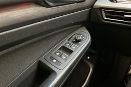 sininen Volkswagen Golf 2021 kuva 23.