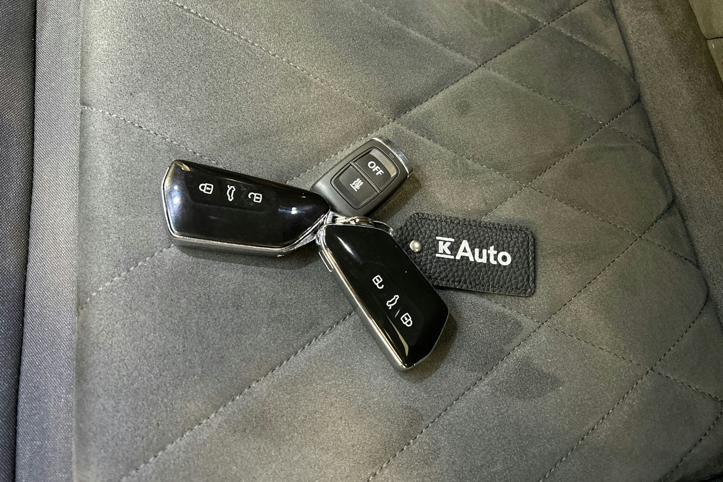 sininen Volkswagen Golf 2021 kuva 28.