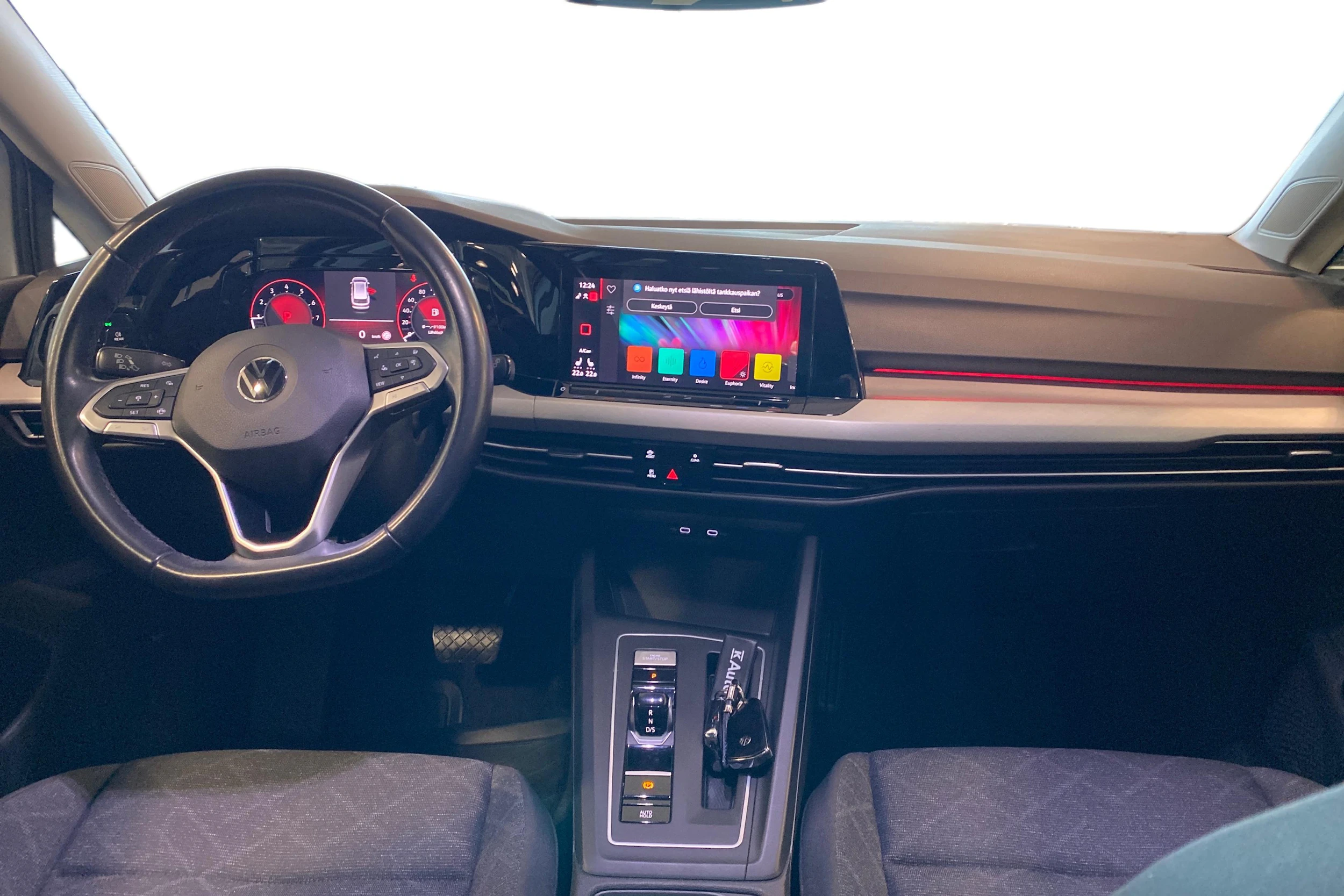 Valkoinen Volkswagen GOLF 2021 kuva 7.