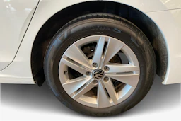 Valkoinen Volkswagen GOLF 2021 kuva 9.
