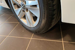 Valkoinen Volkswagen GOLF 2021 kuva 10.