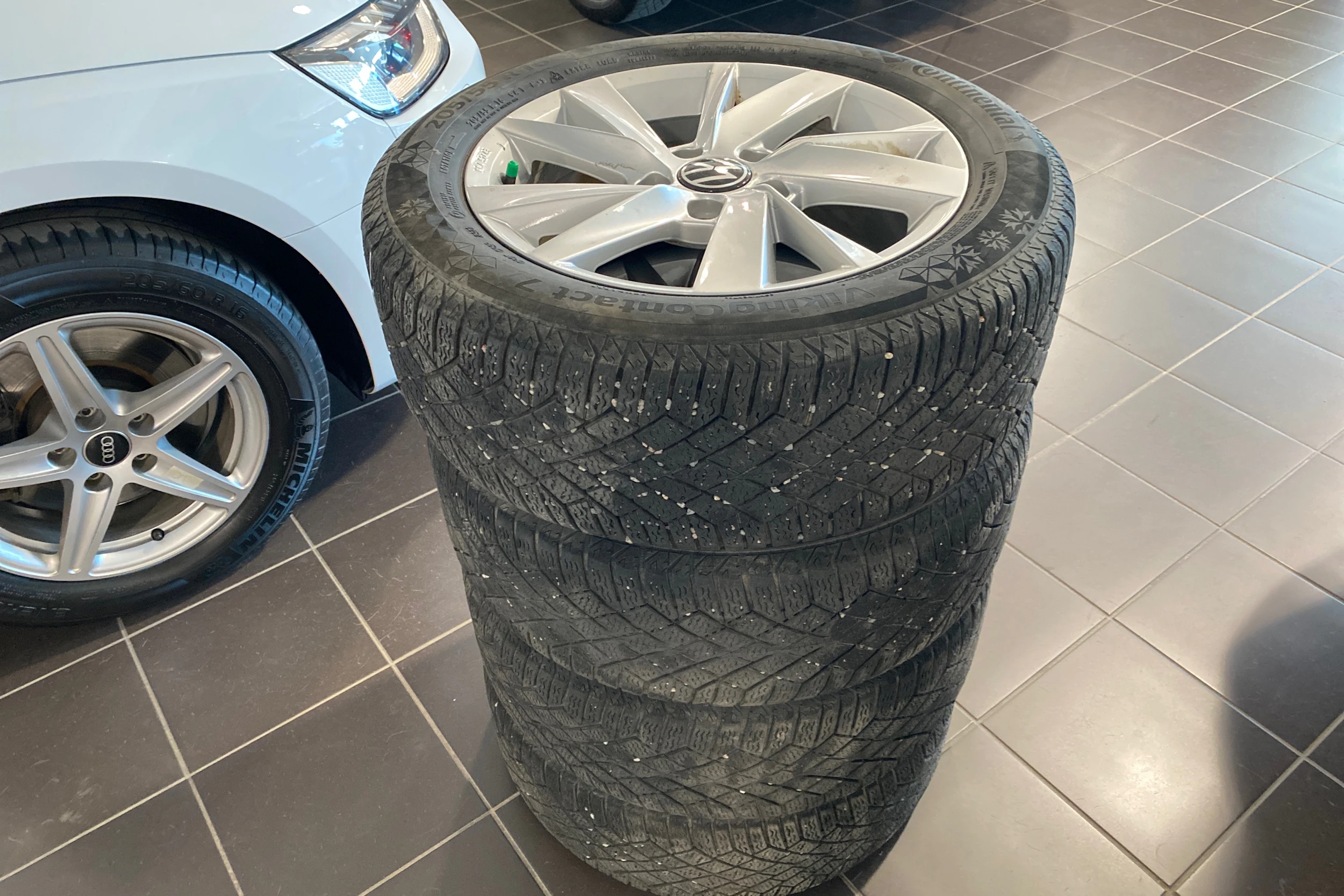 Valkoinen Volkswagen GOLF 2021 kuva 11.
